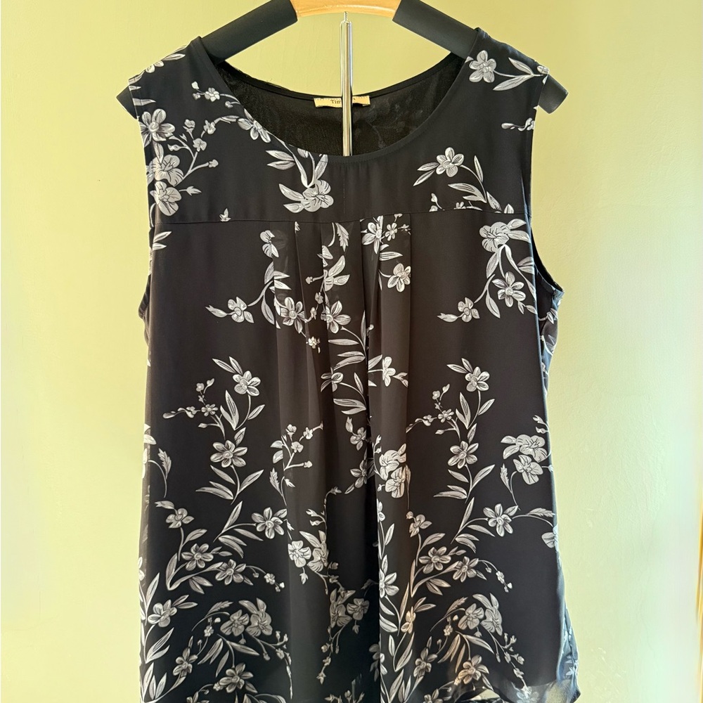Chic Black and White Floral Women's Blouse